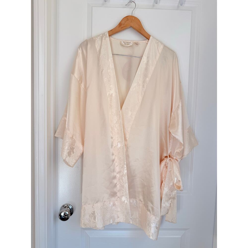 Victoria's Secret Vintage Gold Label‎ Baby Pink Robe with Tie Sabrina Carpenter